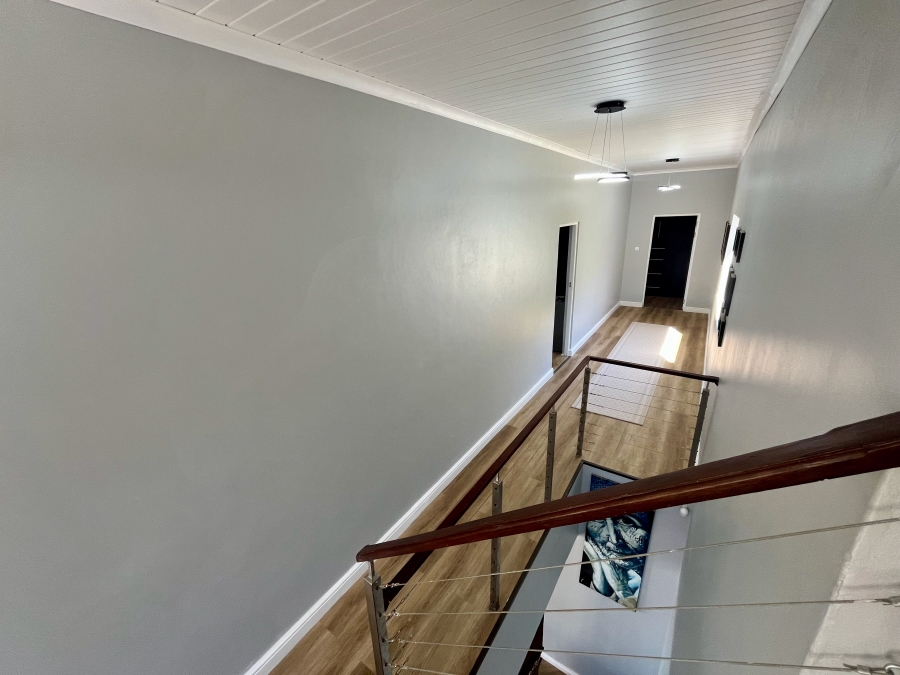 5 Bedroom Property for Sale in Onrus Western Cape